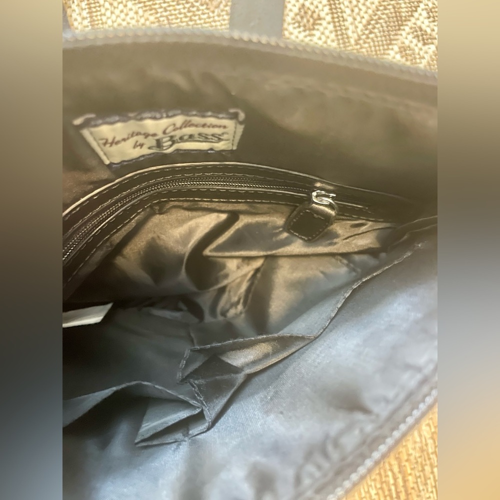 G.H. Bass Shoulder Crossbody Bag | Small | Excellent Used Condition | Plaid - Picture 8 of 11